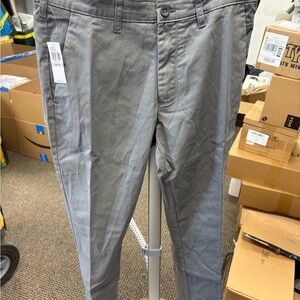 Izod Men's Charcoal Chinos